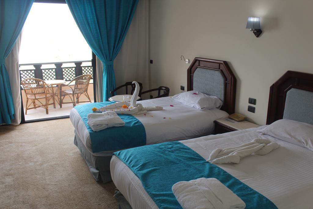 Golden 5 Diamond Beach Hotel & Resort Hurghada Exterior photo