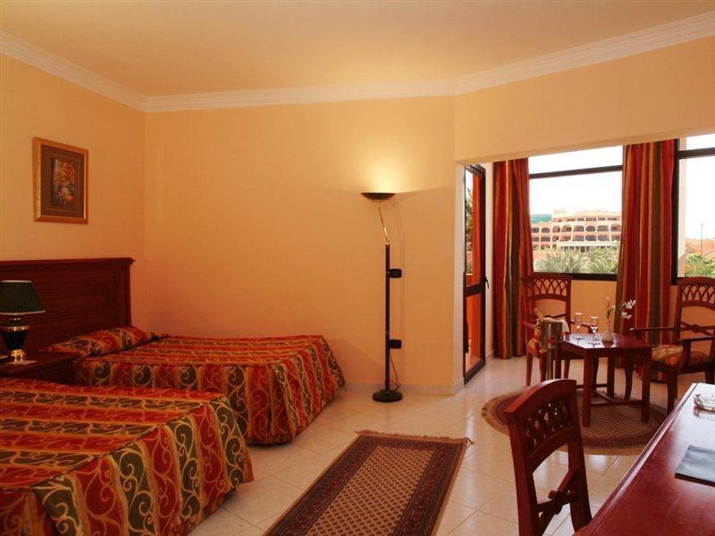 Golden 5 Diamond Beach Hotel & Resort Hurghada Exterior photo