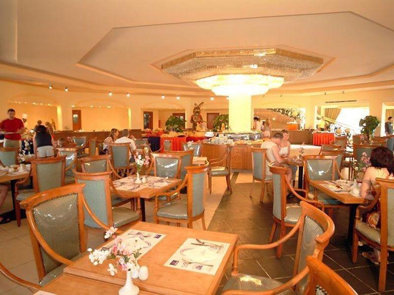 Golden 5 Diamond Beach Hotel & Resort Hurghada Exterior photo