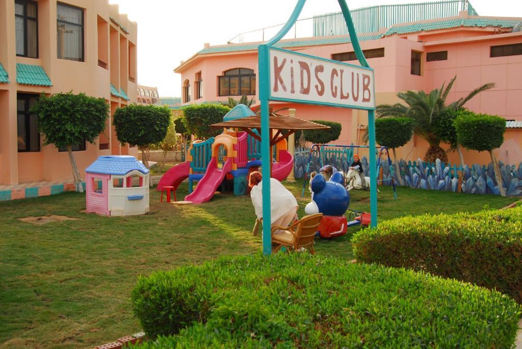 Golden 5 Diamond Beach Hotel & Resort Hurghada Exterior photo